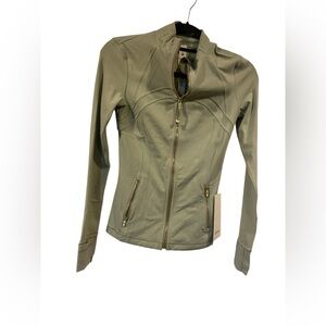 NWT Lululemon define jacket nulu FOG GREEN Size 4